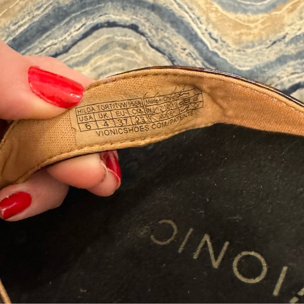 Vionic Hilda Tortoise Shell Flip Flop Sandals 6 - image 8